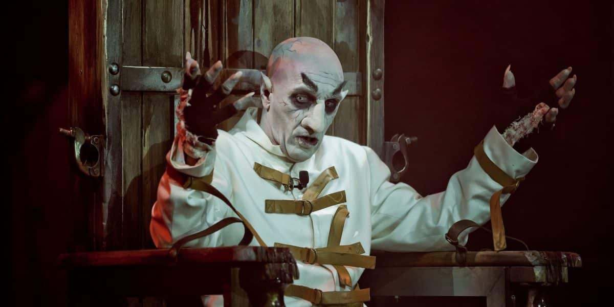 Manicomio del Circo de los Horrores.10 Aniversario.Entrevistas/Pase Grafico