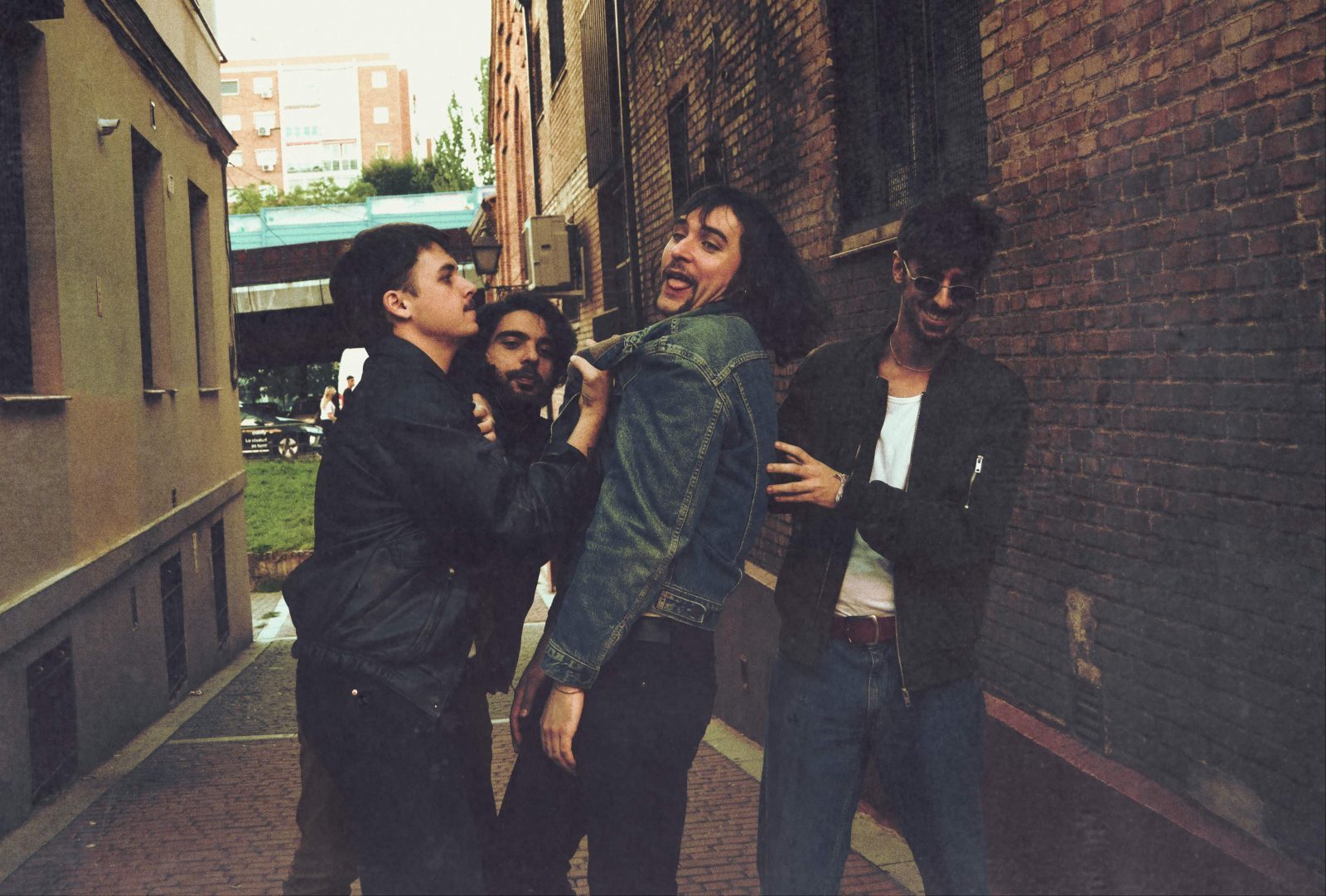 Carta Blanca.Quincalla