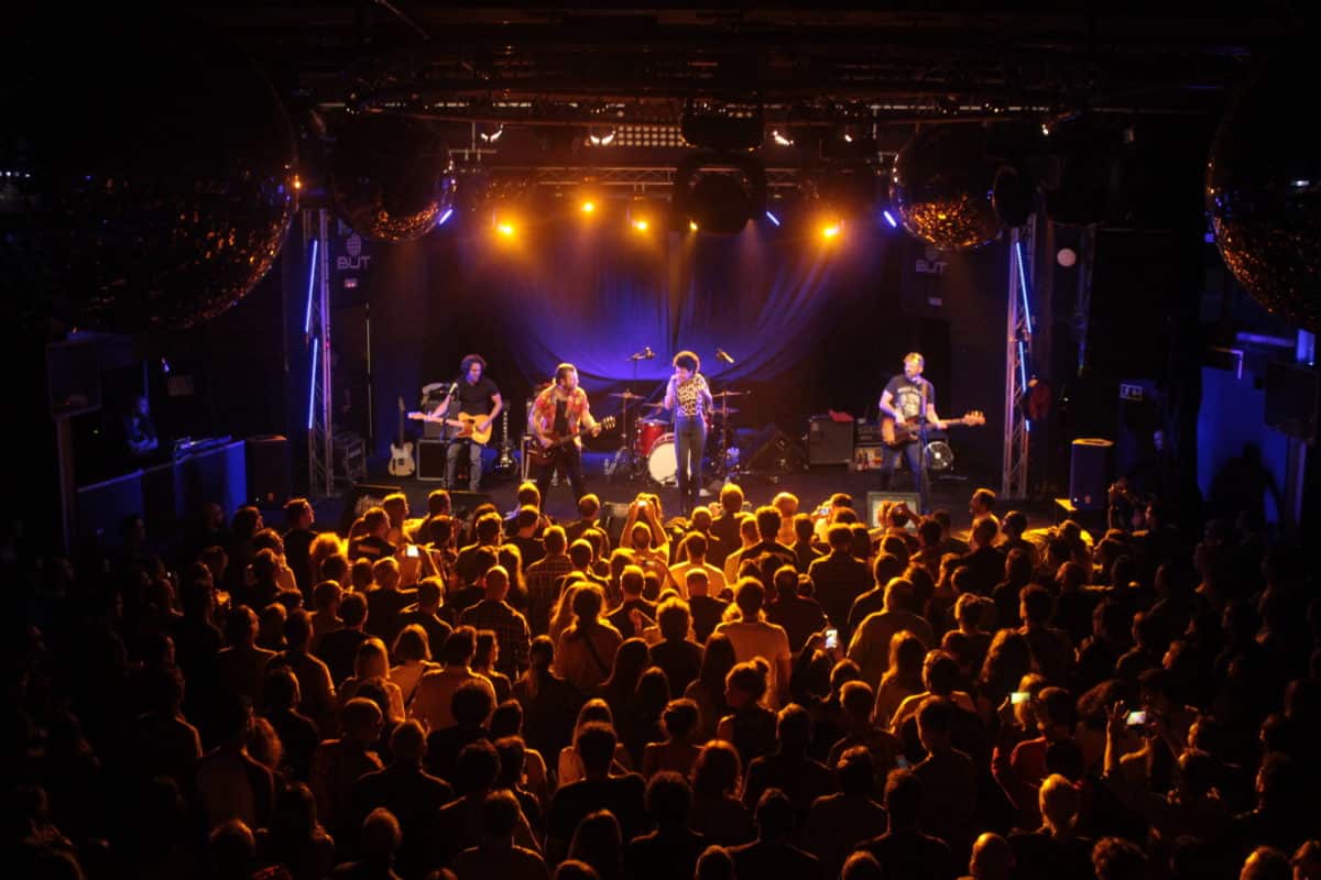 Nikki Hill.Presentación “Heavy Hearts, Hard Fists”.But.03/11/16