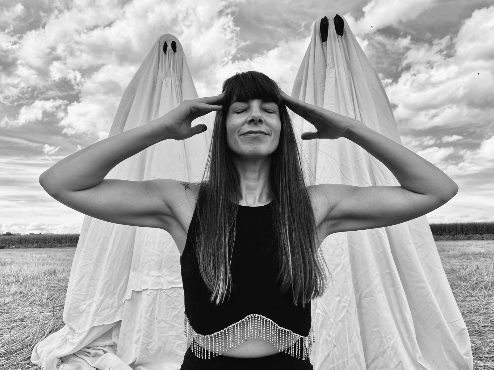 Carta Blanca.Twin Ghosts