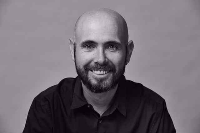 José Cruz."Sobre las Tablas".