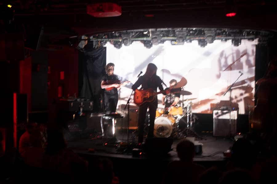 Circuit Des Yeux + Matchess.Sala 0. 26/04/2018